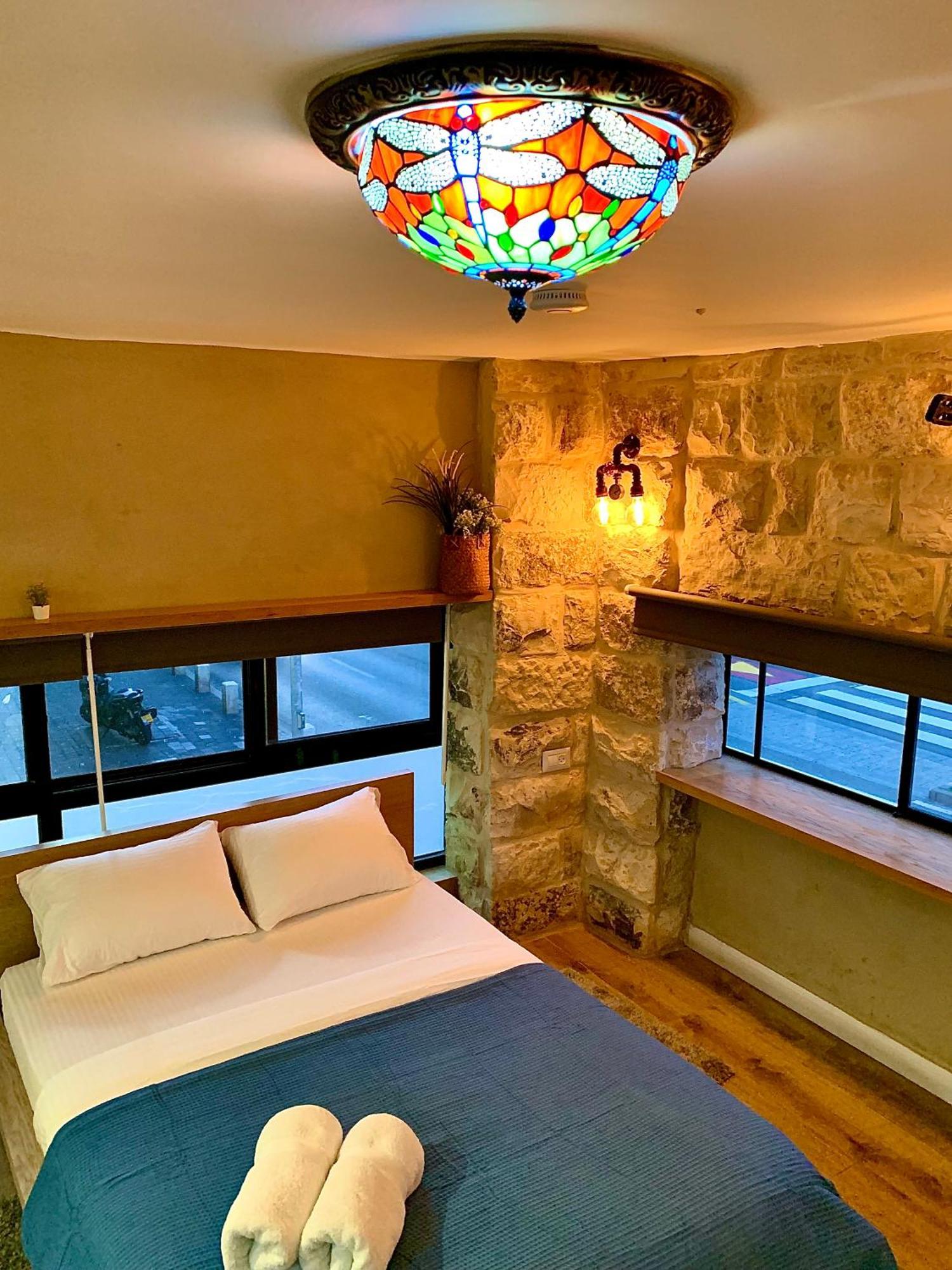 Boutique Apartment In Heart Of Haifa Phòng bức ảnh